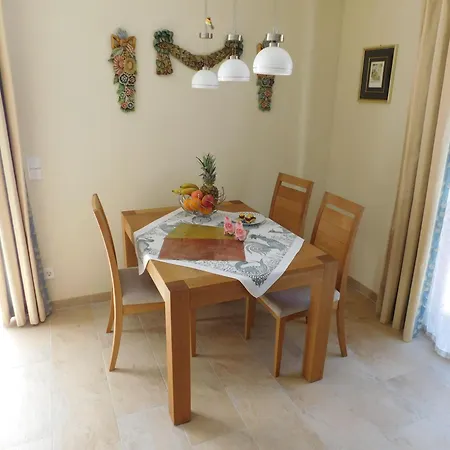 Apartment Am Rosengarten *